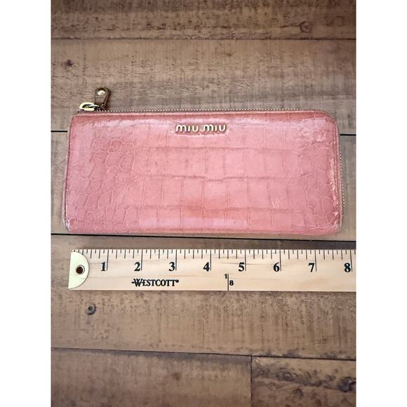 Miu Miu Wallet Womens Pink Croc Embossed Zip Around Leather Clutch Purse Italy - Picture 11 of 12